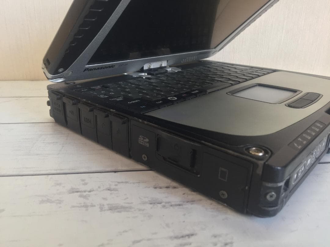 TOUGHBOOK CF-19 10.4型/落下や衝撃、水、埃に強い堅牢PC 3