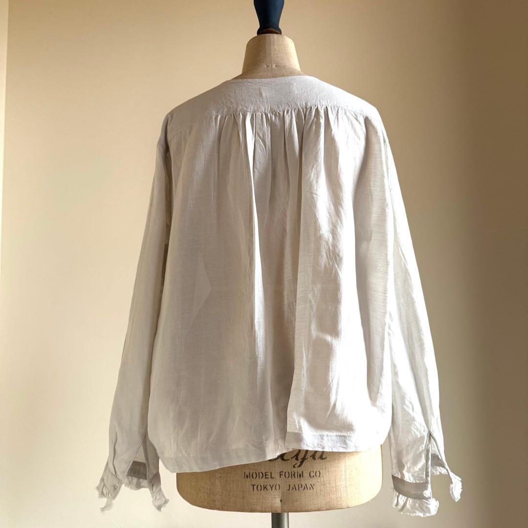 kagure かぐれ　ワッシャーフリルブラウス/ライトグレー（2025年春夏）