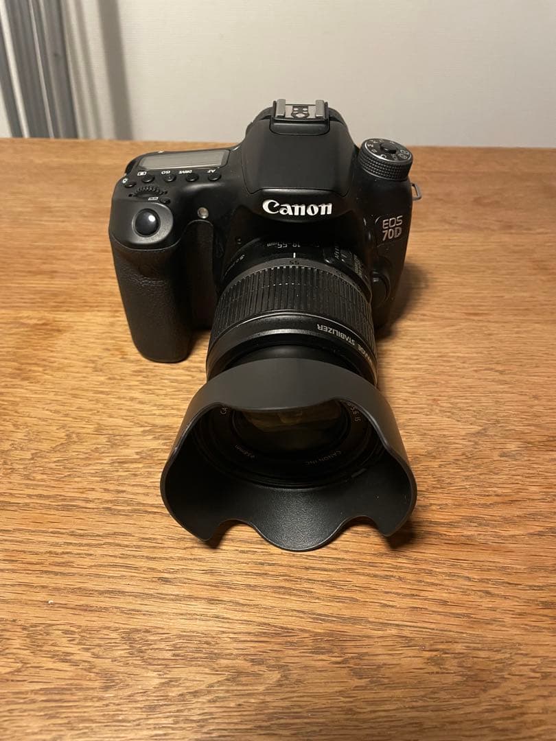 Canon EOS 70D デジタル一眼レフカメラ 本体と付属品