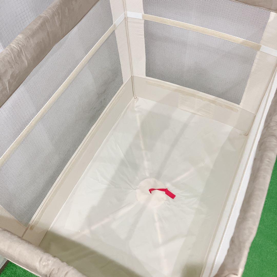 美品 Aprica ココネルエアープラス ベビーベッド ホワイト 洗えるマット