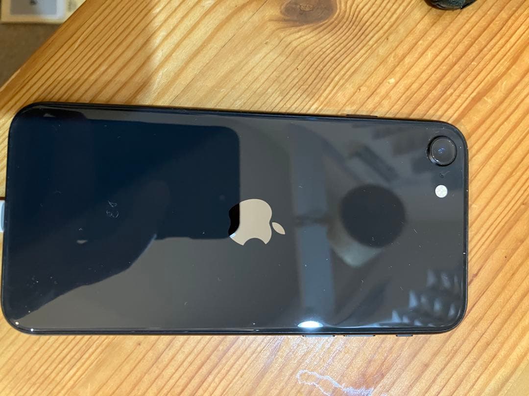 Apple iPhone SE 2 ブラック 本体