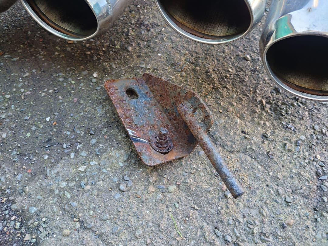 シルクブレイズ　SILKBLAZE　プレミアムサウンドマフラー　アルファード