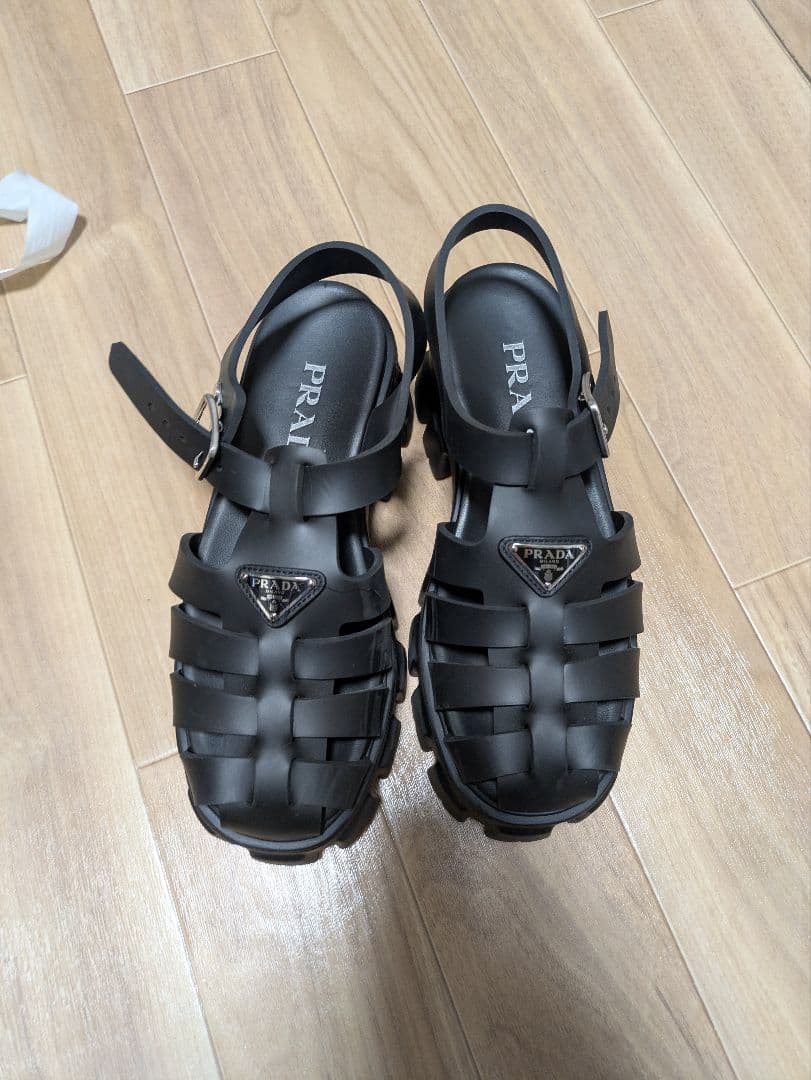 PRADA モノリス ラバーサンダル 37
