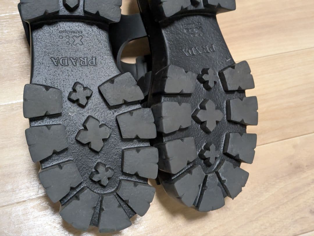 PRADA モノリス ラバーサンダル 37