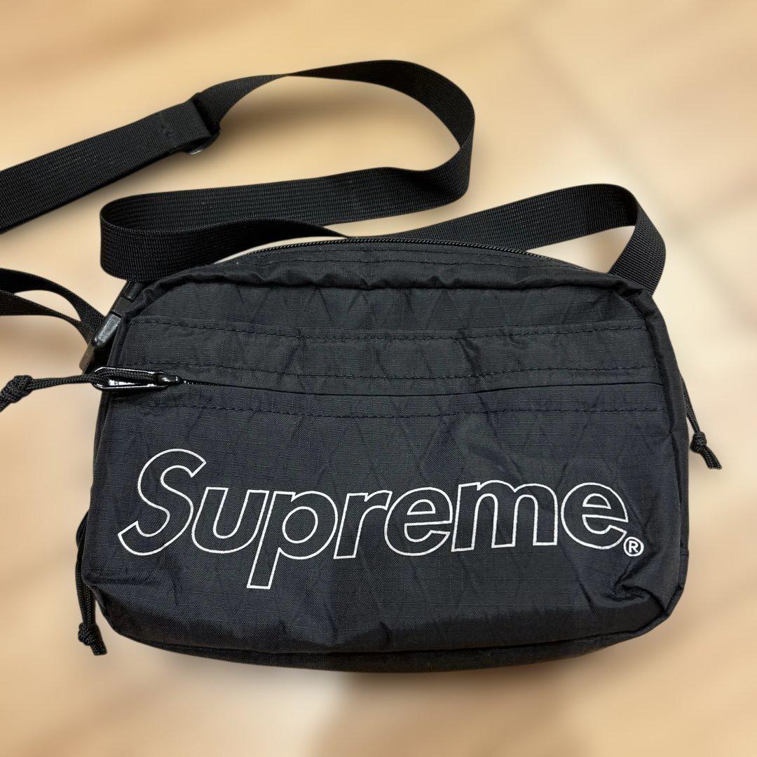美品⭐︎2018AW Supremeシュプリーム　ショルダーバッグ　ポーチ黒