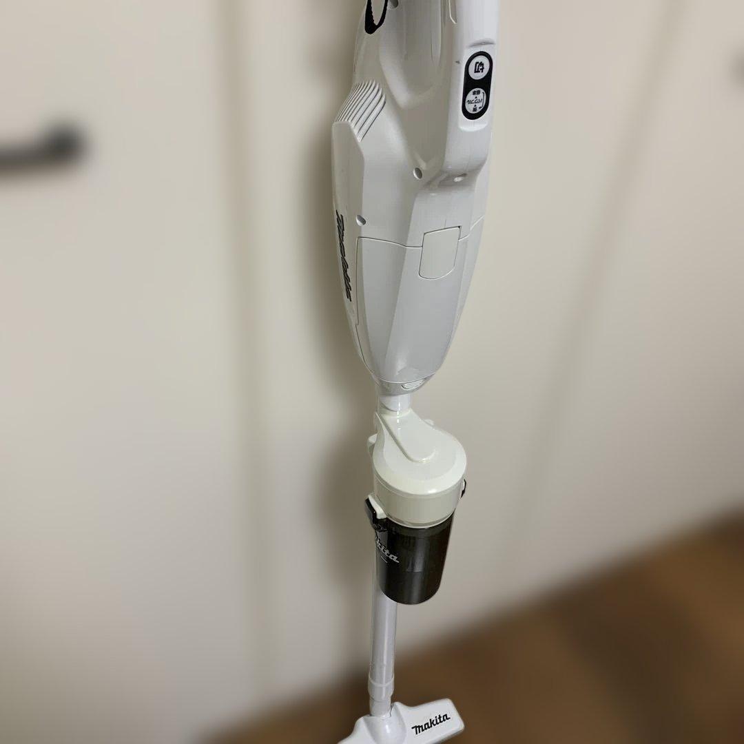 Makita スティッククリーナー本体 10.8v サイクロンアタッチメント付き