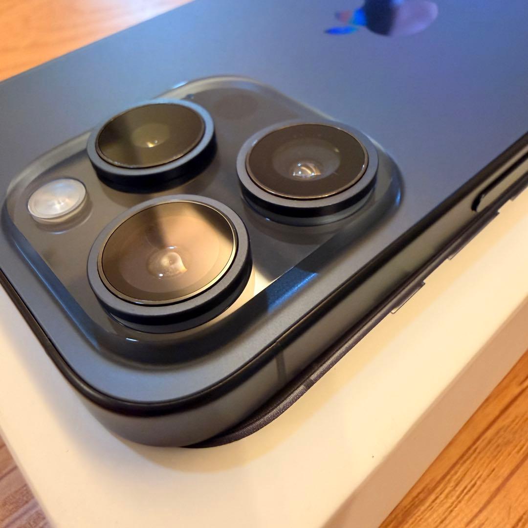 Apple iPhone 15 Pro 256GB 本体ブルー チタニウム