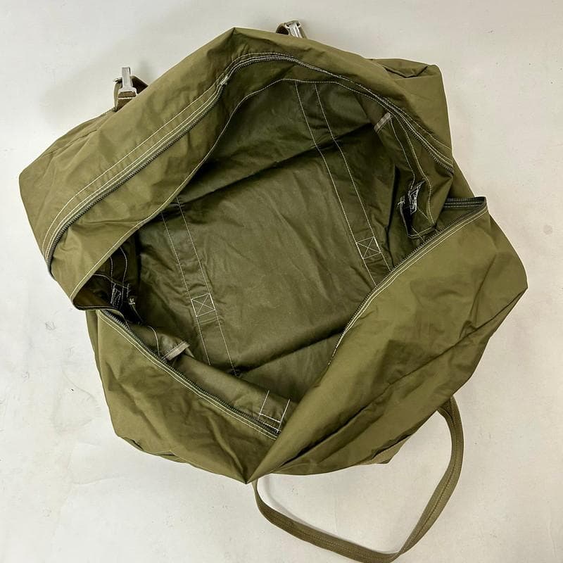 ま*さ様 【希少】フランス軍 AERAZUR パラシュートバッグ 65L 金属製