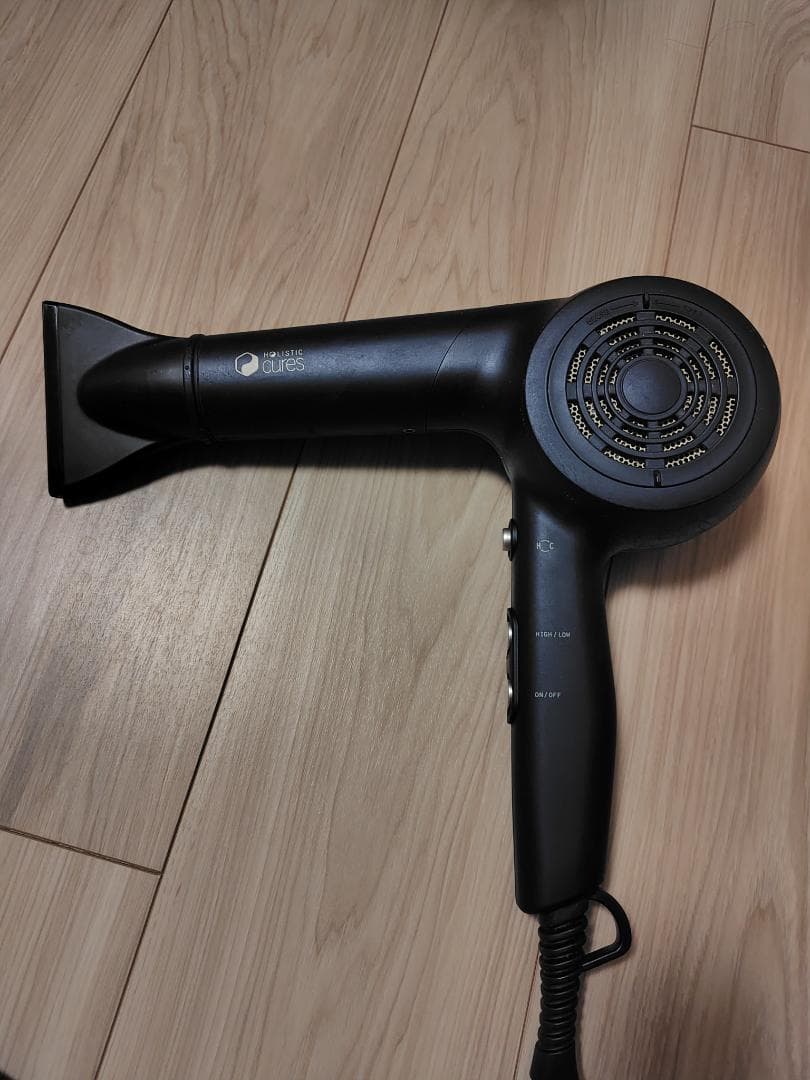 ヘアドライヤー　HOLISTIC cures