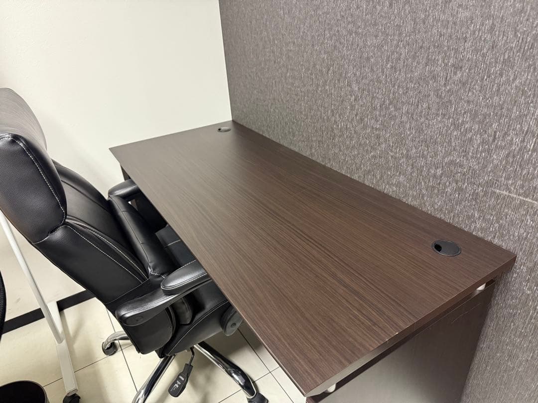 17.激安！！オフィスデスク・社長室デスク　チェアセット