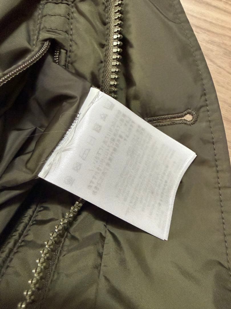 即購入大歓迎P専用 モンクレール　ナイロンジャケット　カーキ　サイズ4
