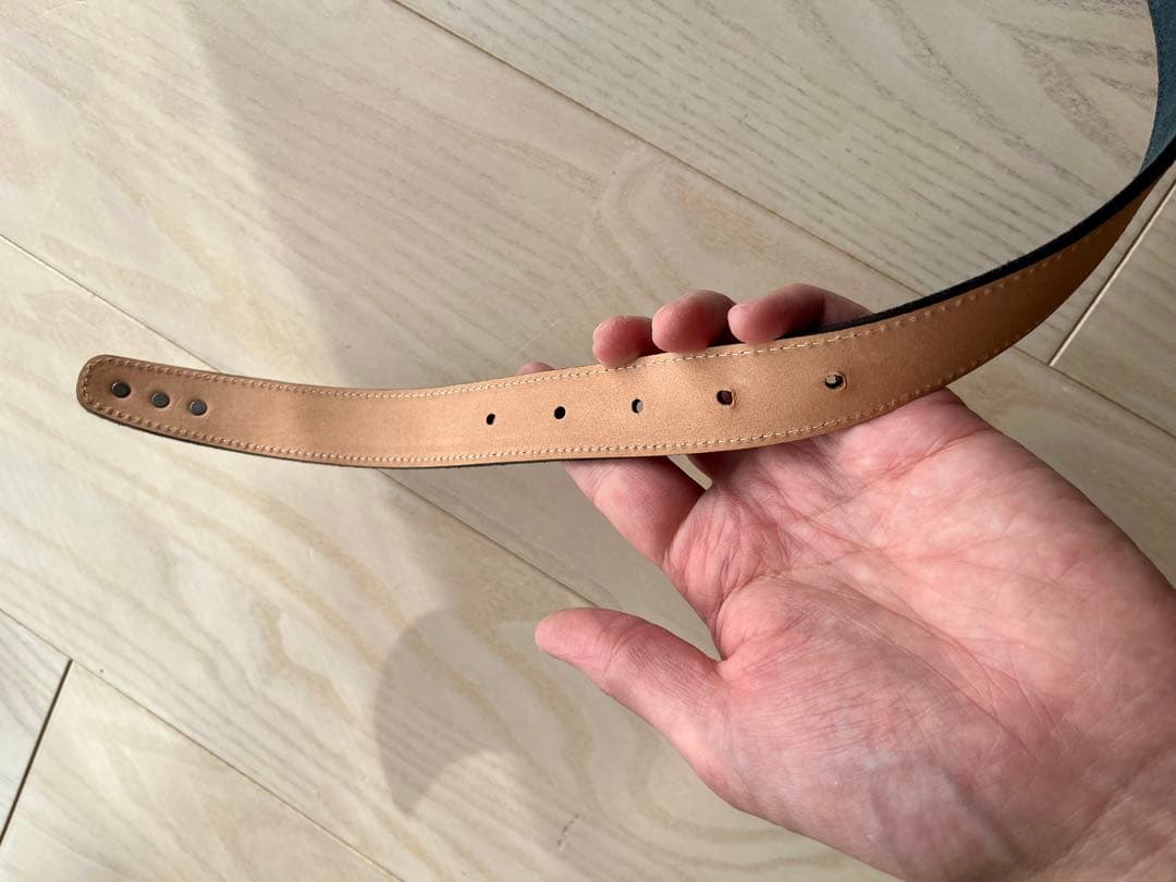 未使用品　AMBOISE ネイビーレザー ベルト 星型装飾　90 フランス製