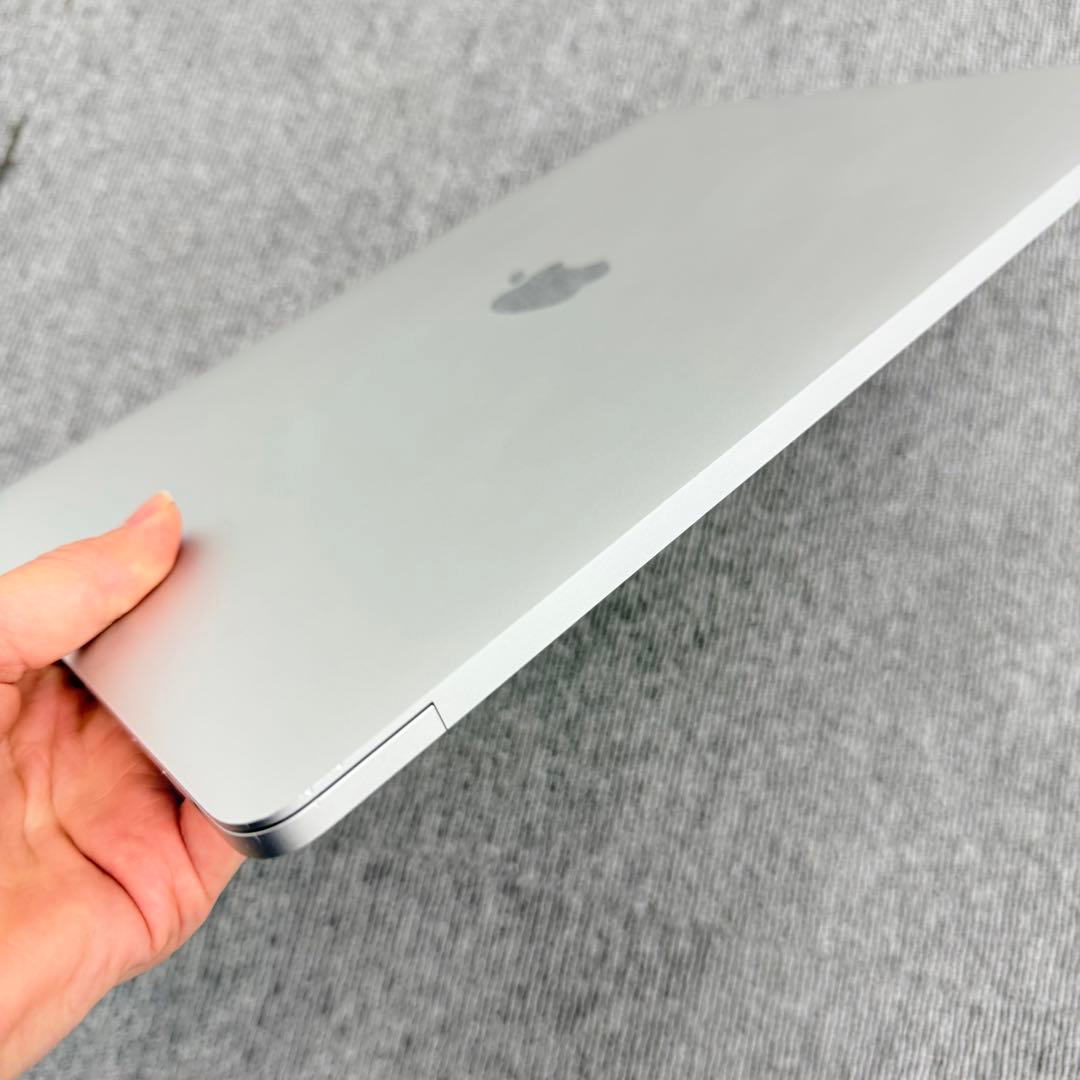 Macbook Pro 2017 13 インチ 16GB/512GB シルバー