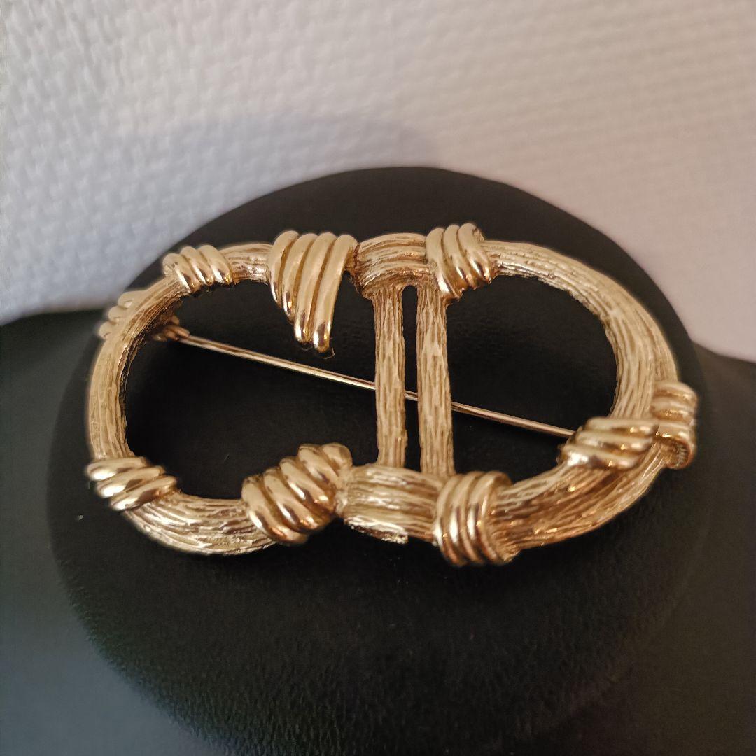 クリスチャンディオール　CD　ロゴ　ブローチ　綺麗な状態　付属品なし