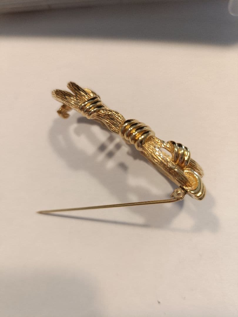 クリスチャンディオール　CD　ロゴ　ブローチ　綺麗な状態　付属品なし