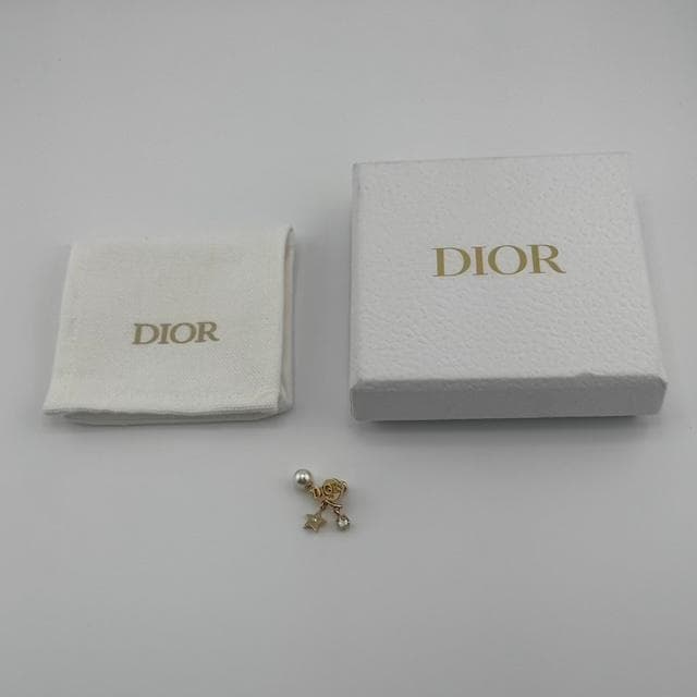 ディオール ディオレボリューション ピアス　(片耳のみ) ゴールド