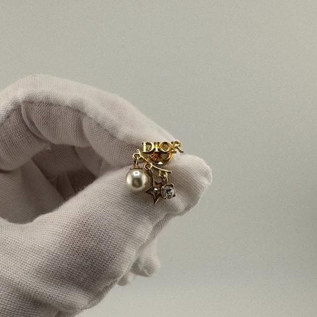 ディオール ディオレボリューション ピアス　(片耳のみ) ゴールド