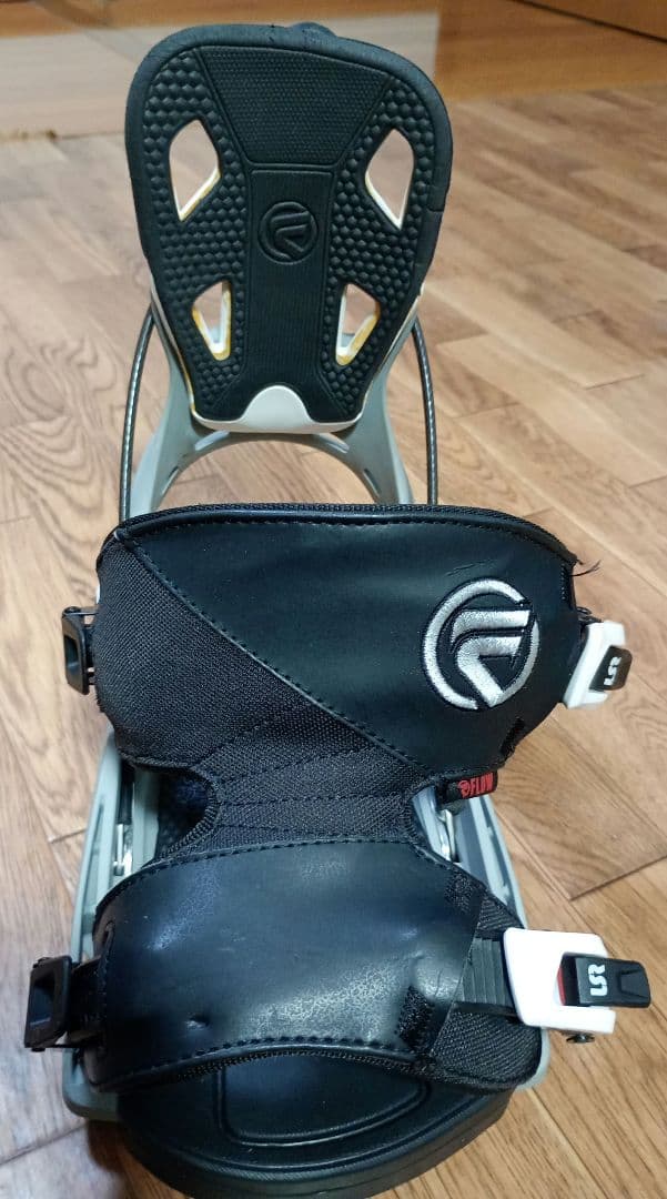 FLOW FUSE ビンディングLサイズ グレー色