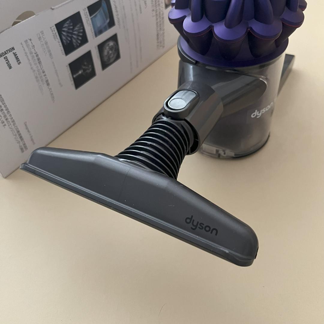 サンディ　新品同様　ダイソンV6 ハンディタイプ　掃除機　各種付属品付
