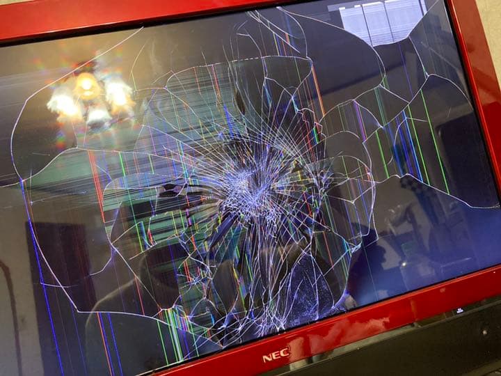 NEC VW770/F  割れてます