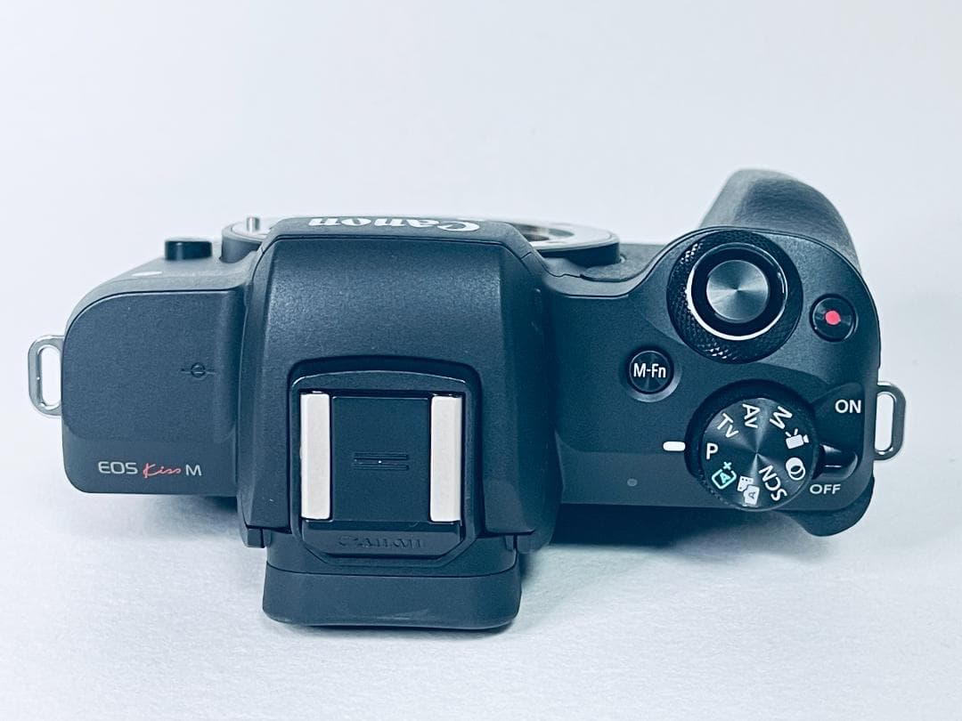 Canon キャノン EOS Kiss M ブラック 【美品！動作確認済】