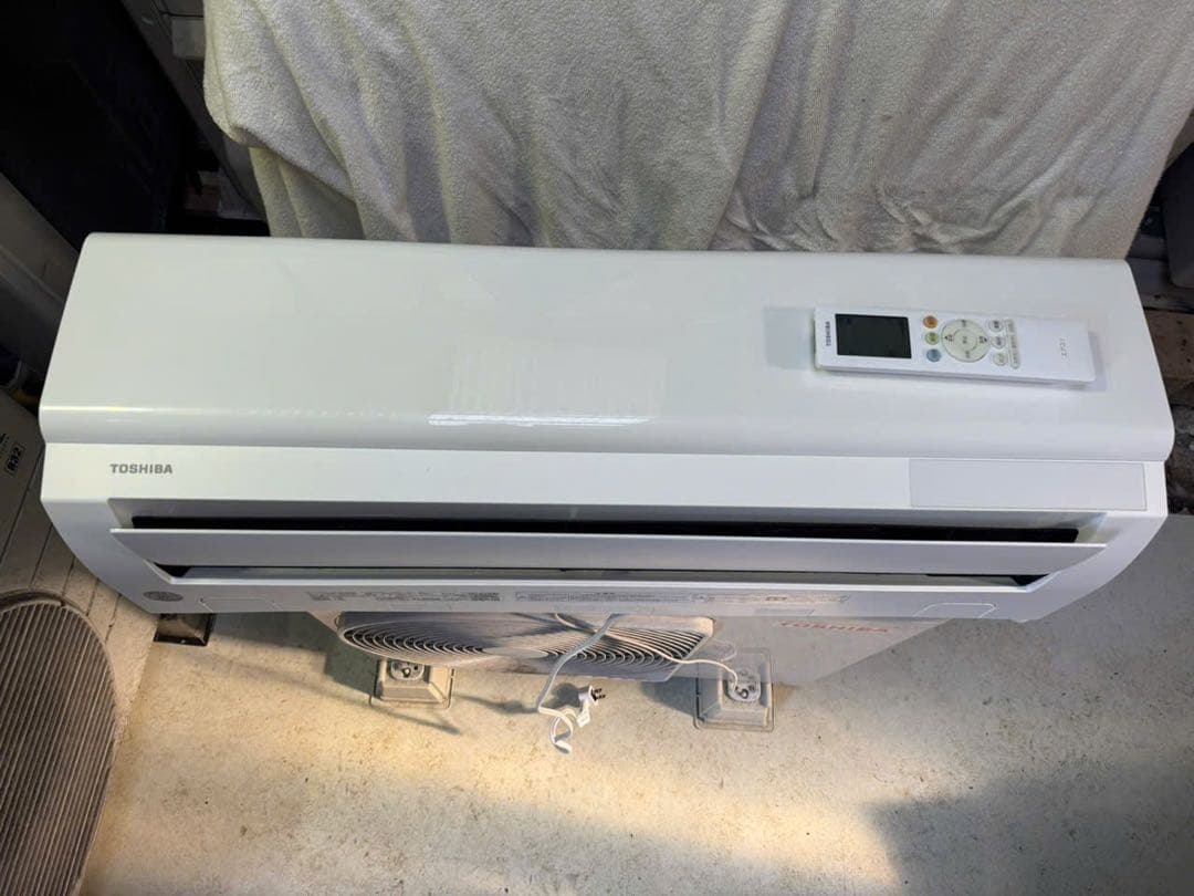 TOSHIBA6-8畳用2021年製(本体＋工事費も含む)