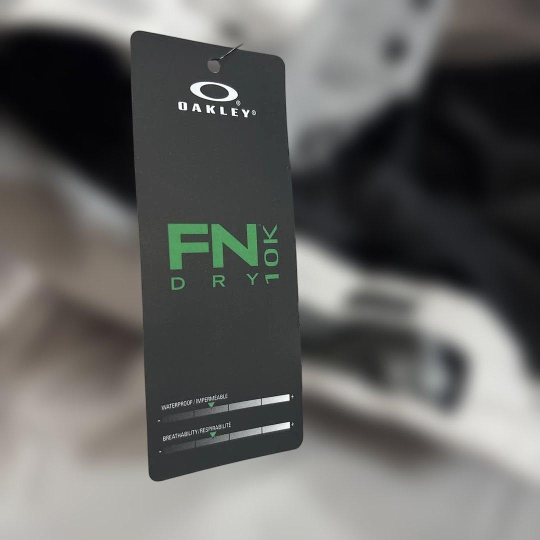 新品　オークリー　メンズ　スノーボードパンツ　オフホワイト　撥水　日本XLサイズ