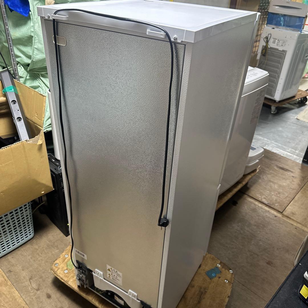 TOSHIBA シルバー 2ドア冷蔵庫　153L GR-U15BS 2022年製