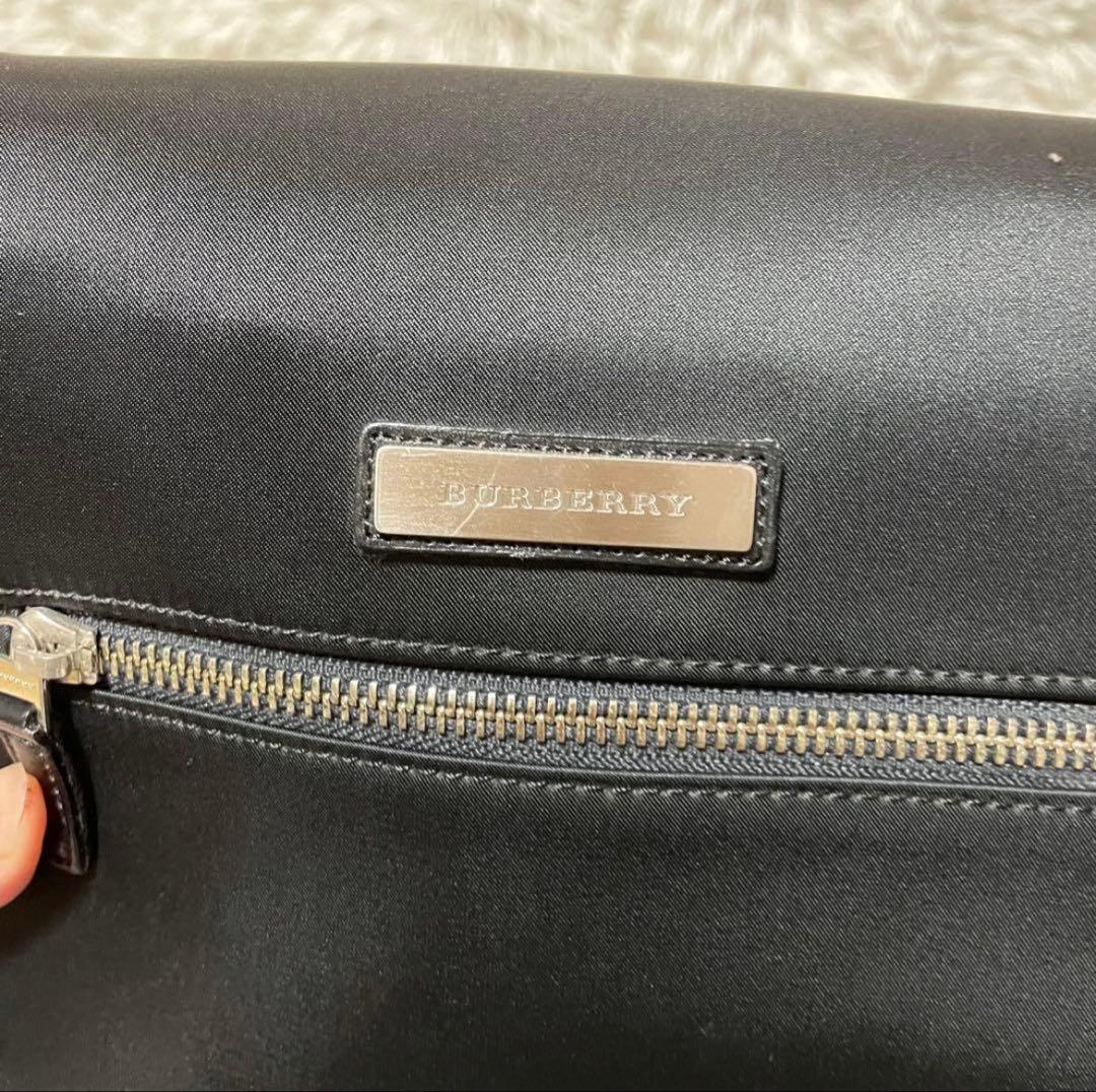 【良品】Burberry バーバリー　ショルダーバッグ　ナイロン　ブラック　黒