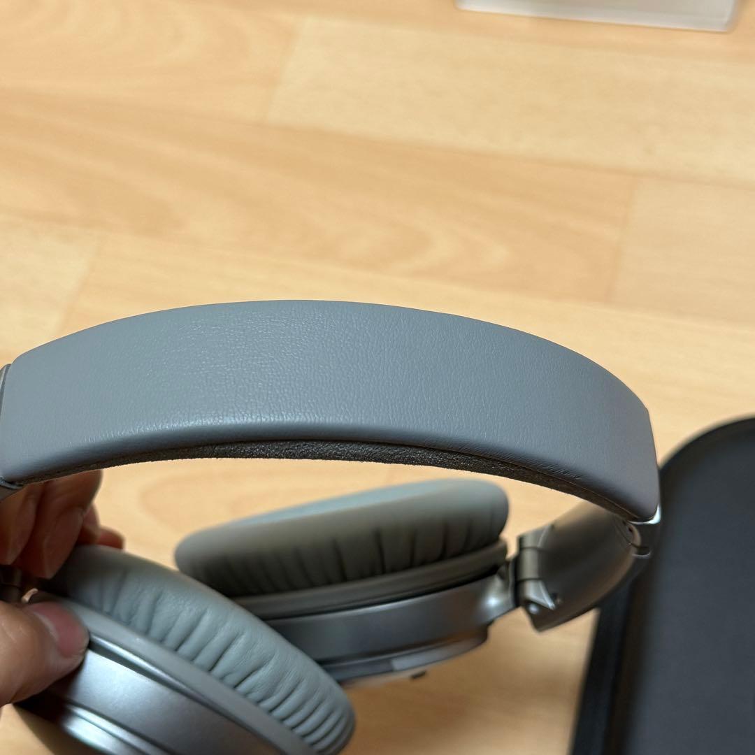 Bose ワイヤレスヘッドホン 有線　シルバー　ケース付き