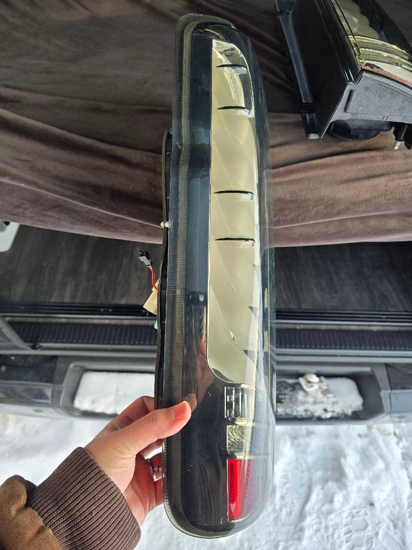 と*な様 ハイエース　テールランプ　ヴァレンティ