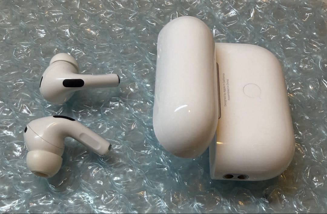 こ*ろ様 AirPods Pro 第2世代 Lightning ワイヤレス充電