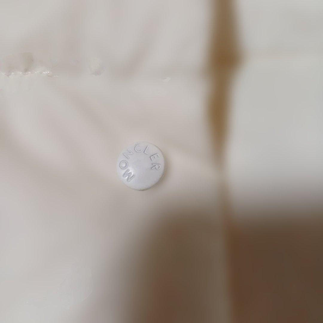 MONCLER アイボリー ダウンベスト