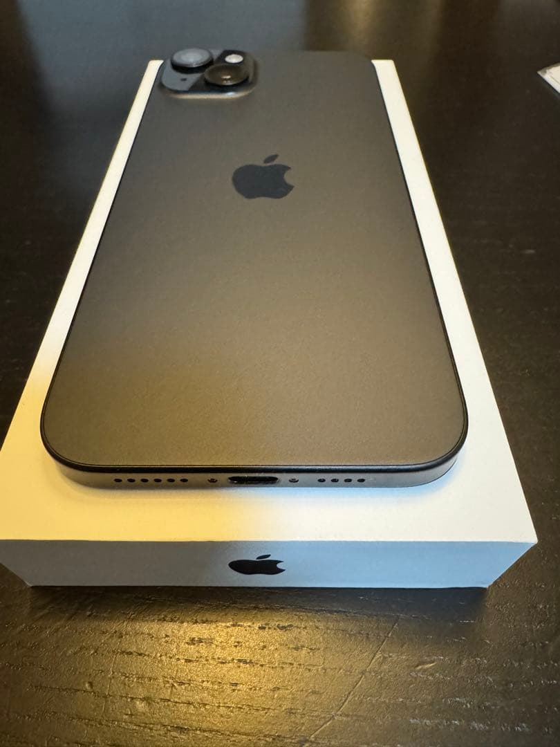 超美品 傷なしiPhone15 plus ブラック 本体