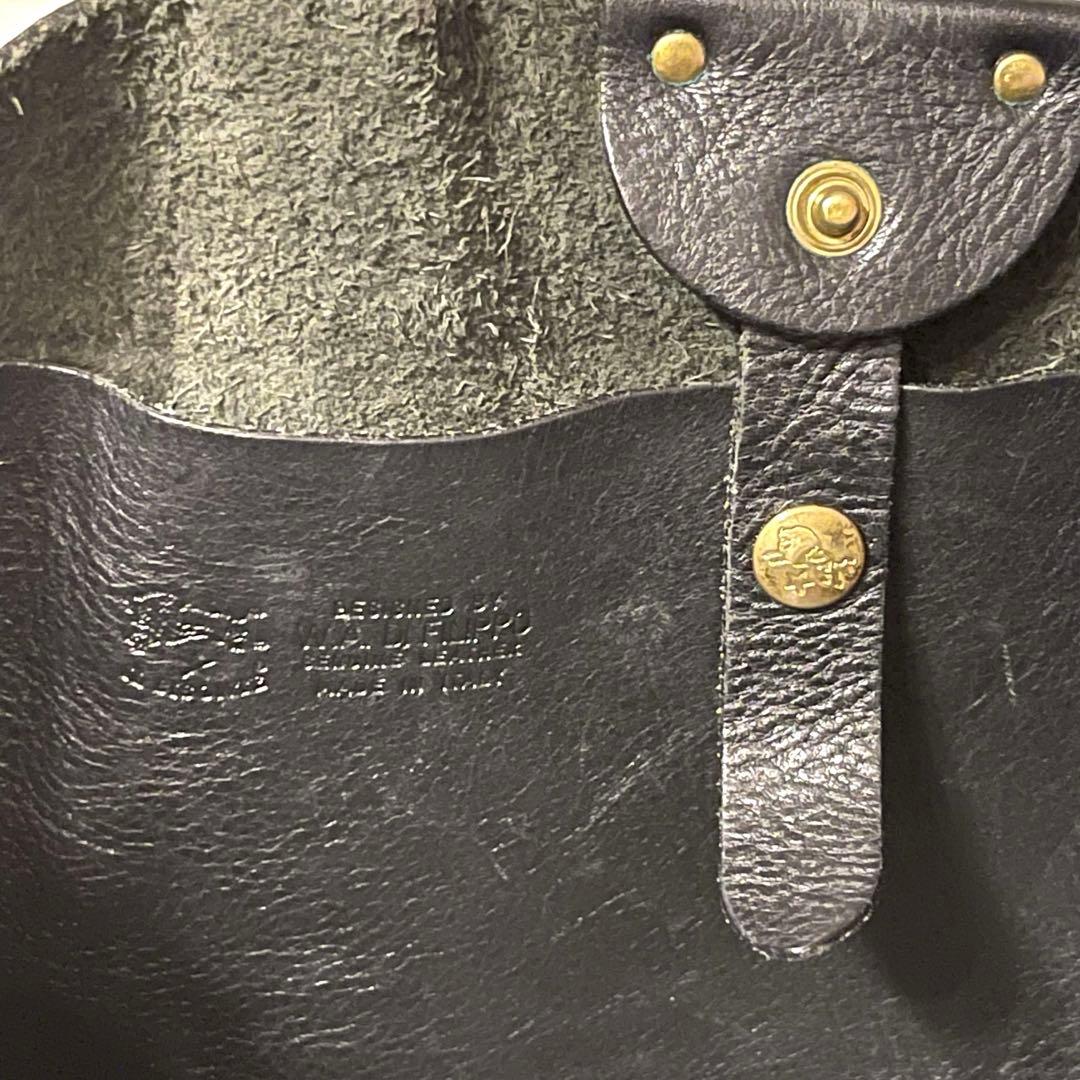 ILBISONTE イルビゾンテ　ハンドバッグ　レザー　ブラック　エンボスロゴ