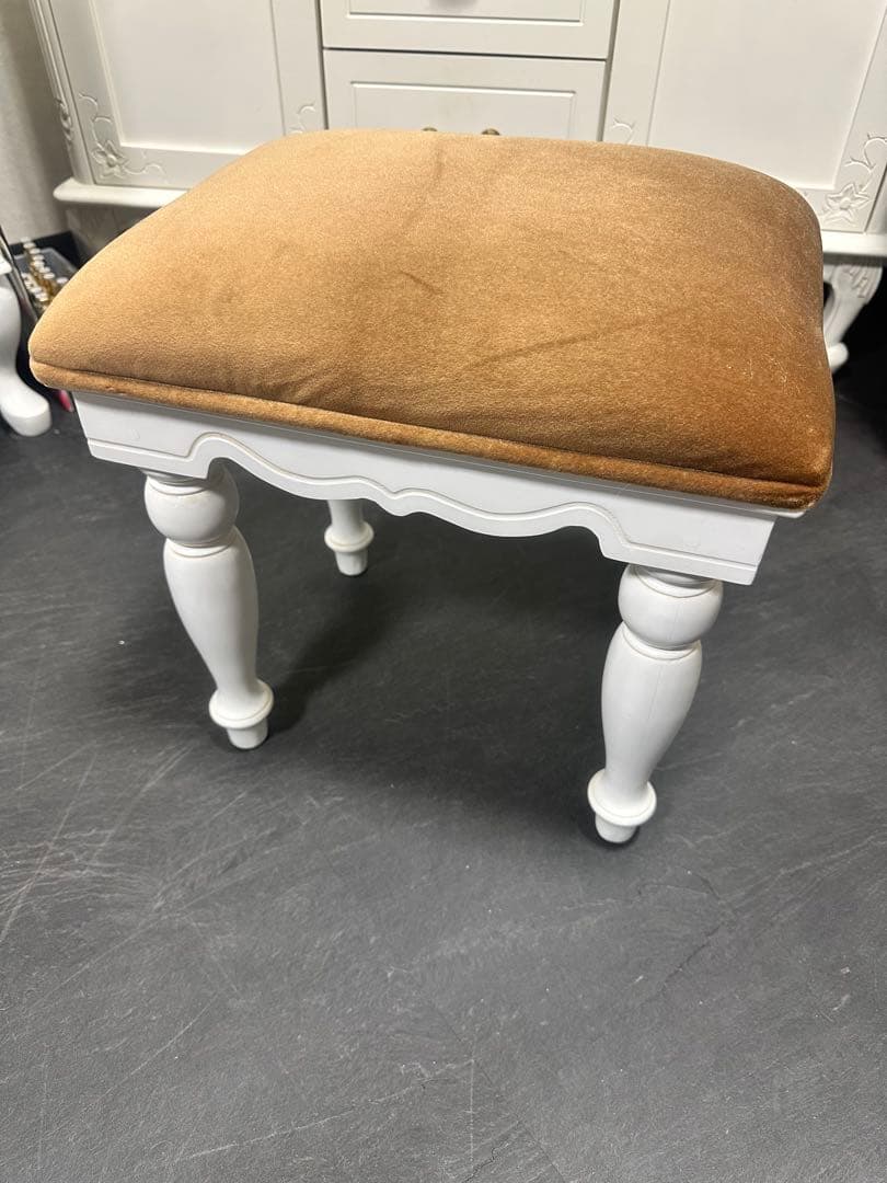 ホワイトクラシックドレッサー三面鏡付き、スツール付