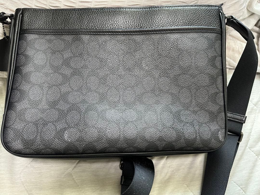 Coach ブラック レザー メッセンジャーバッグ