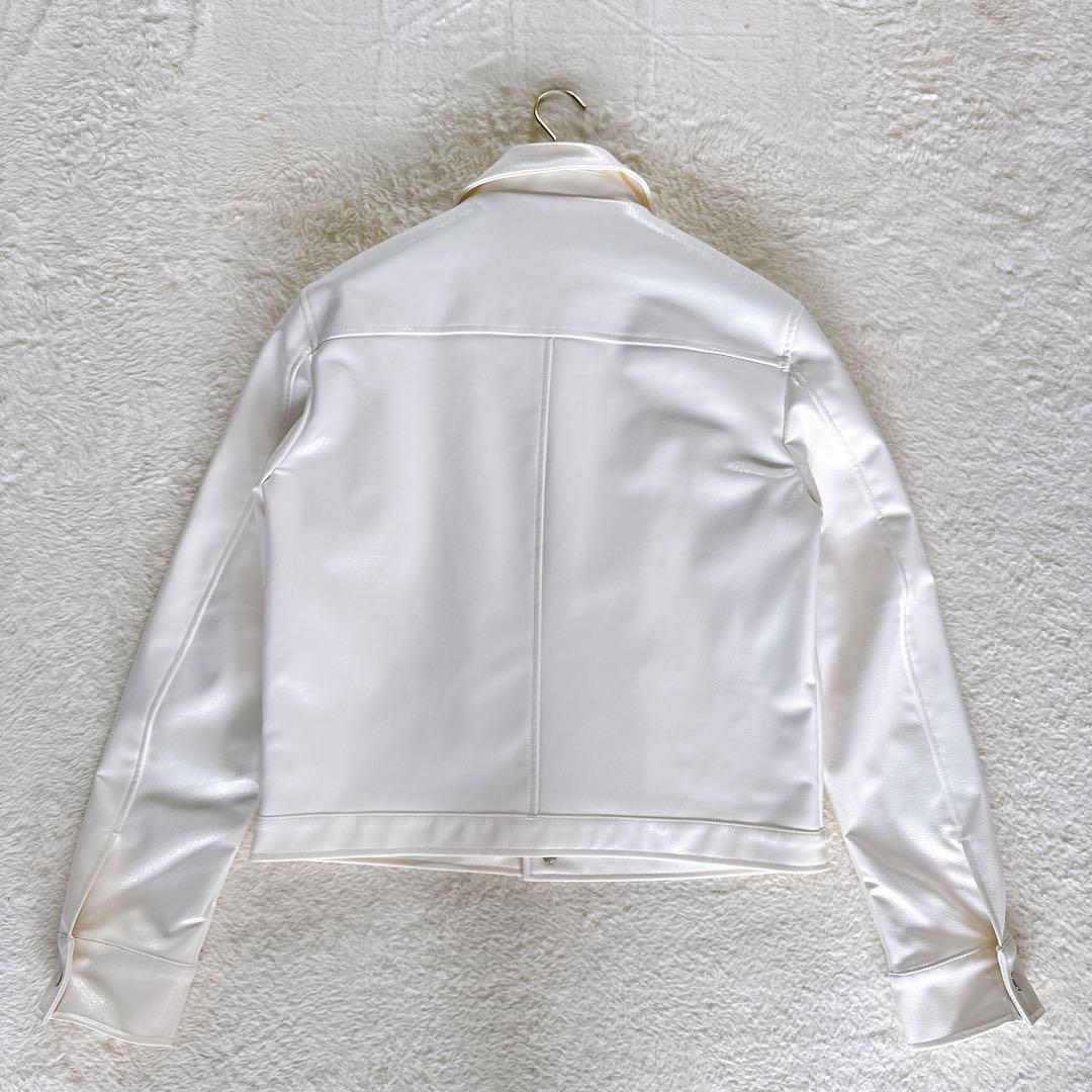 新品タグ付き✨【ZARA】光沢フェイクレザージャケット オフホワイト Mサイズ