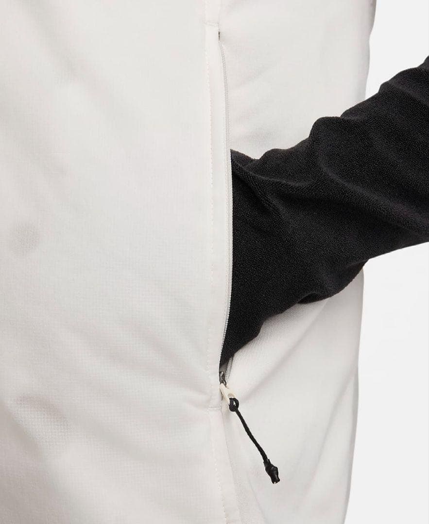 M 新品 ナイキ ランディビジョン エアロレイヤー ベスト 中綿 ランニング 白