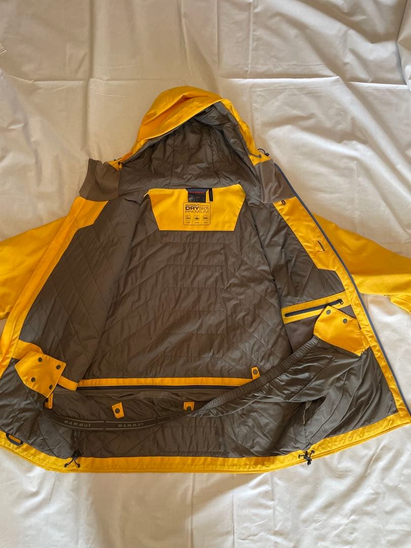 MAMMUT 多機能アウター スノージャケット 刺繍ロゴ イエロー