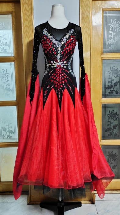 ★美品 お得　社交ダンスドレス スタンダードドレス レッド M