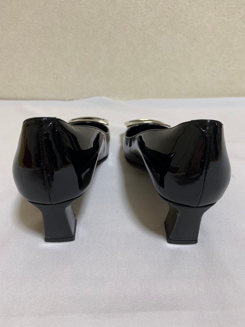 【美品】Roger Vivier ブラック エナメル　ハイヒール24cm