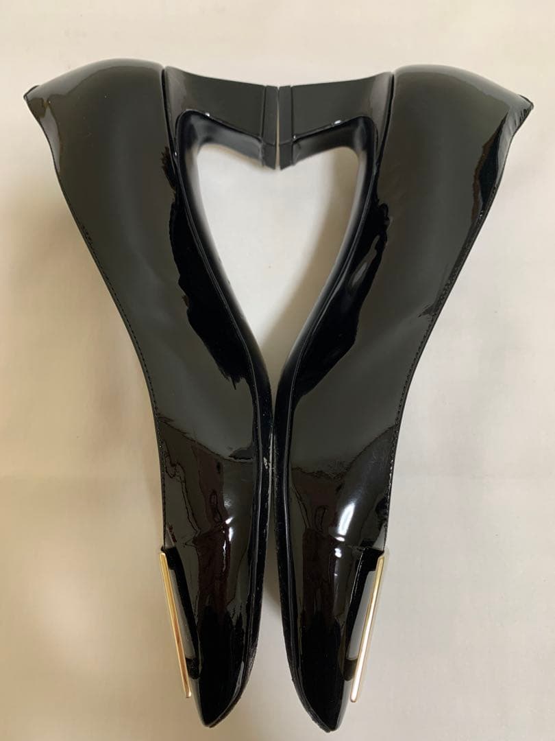 【美品】Roger Vivier ブラック エナメル　ハイヒール24cm