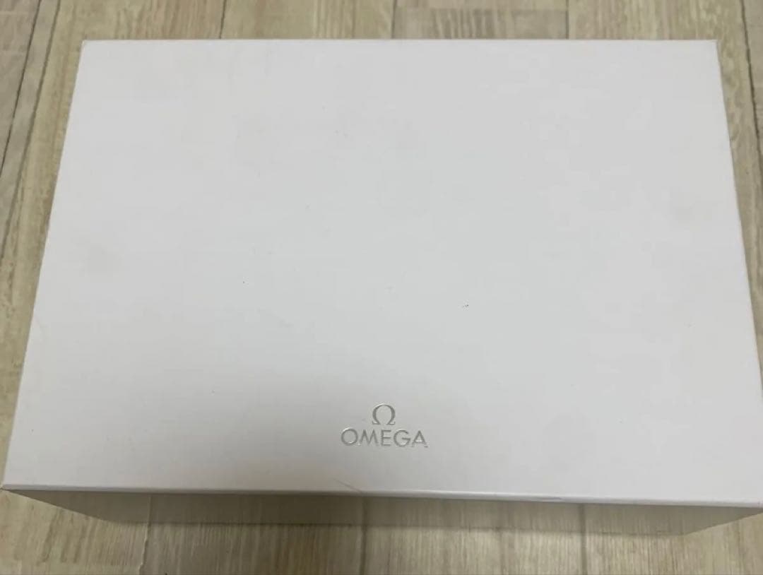 OMEGA 時計 オリジナルボックスと付属品