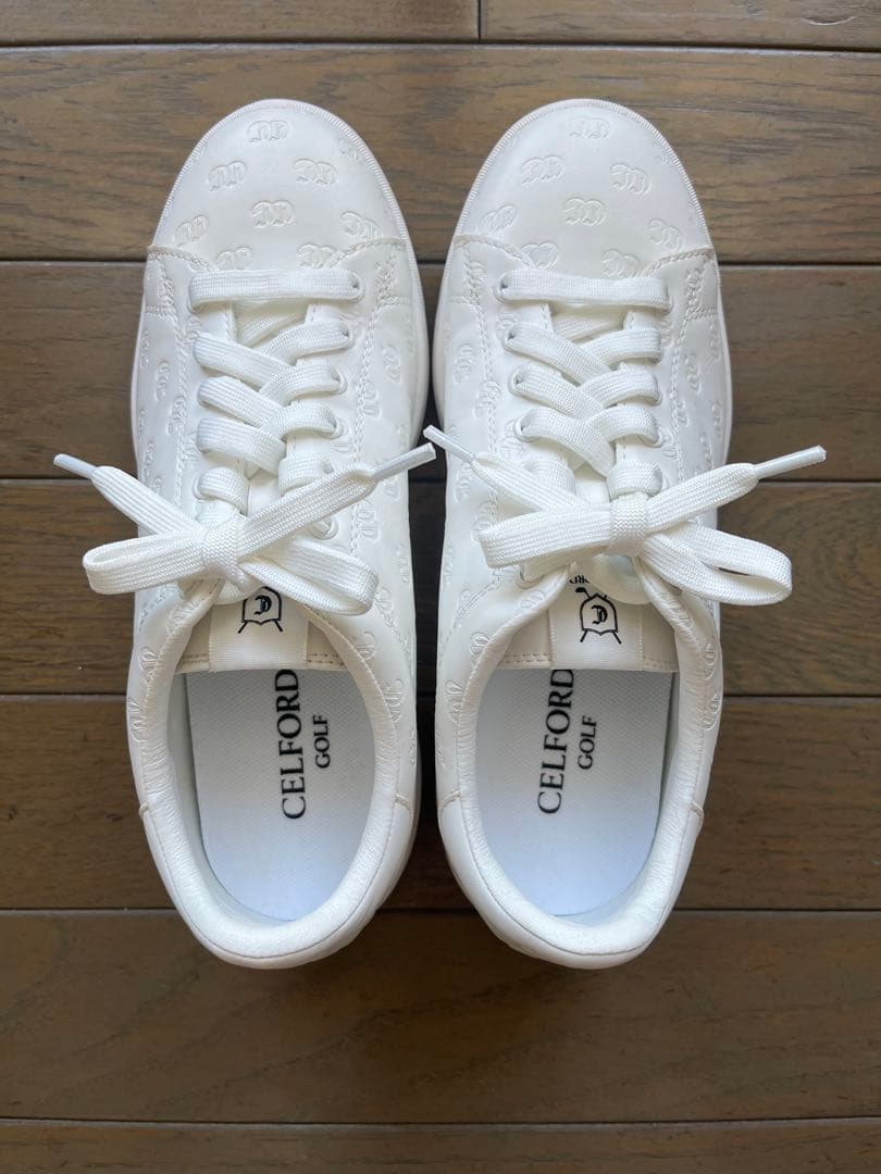 A！定価27500円　ロゴエンボススパイクレスシューズ