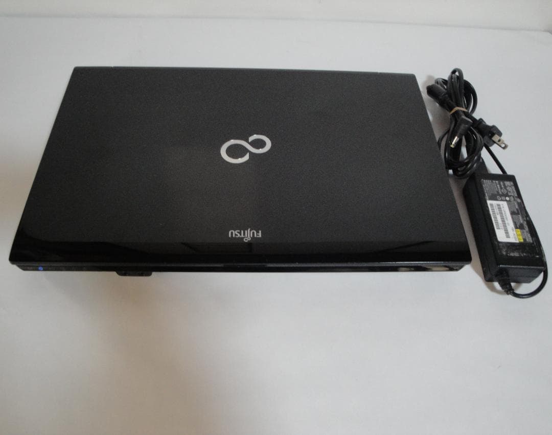 富士通AH56/K　WIN10　SSD 500GB