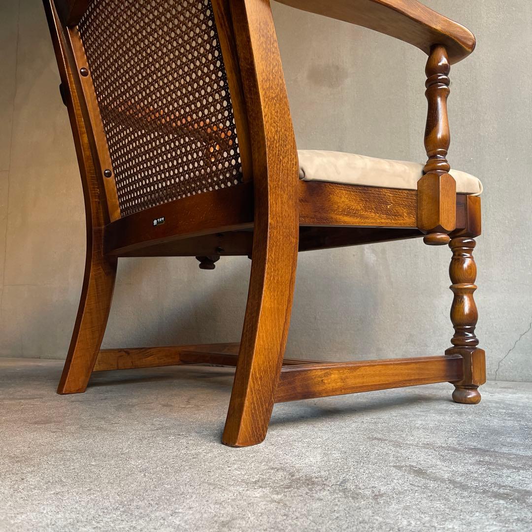 オールドカリモク　コロニアルビンテージアームチェア　本革座面張り替え