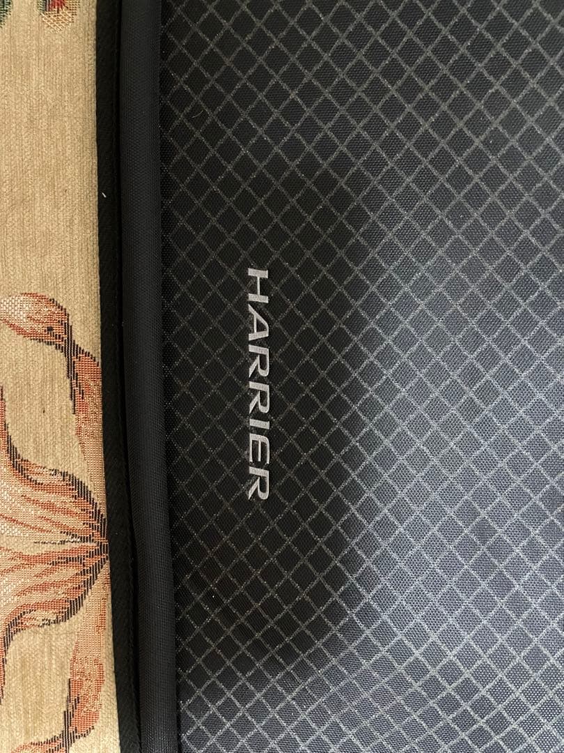 ハリアー60系　トヨタ純正トノカバー＆ラゲジソフトトレイ&リアマットセット