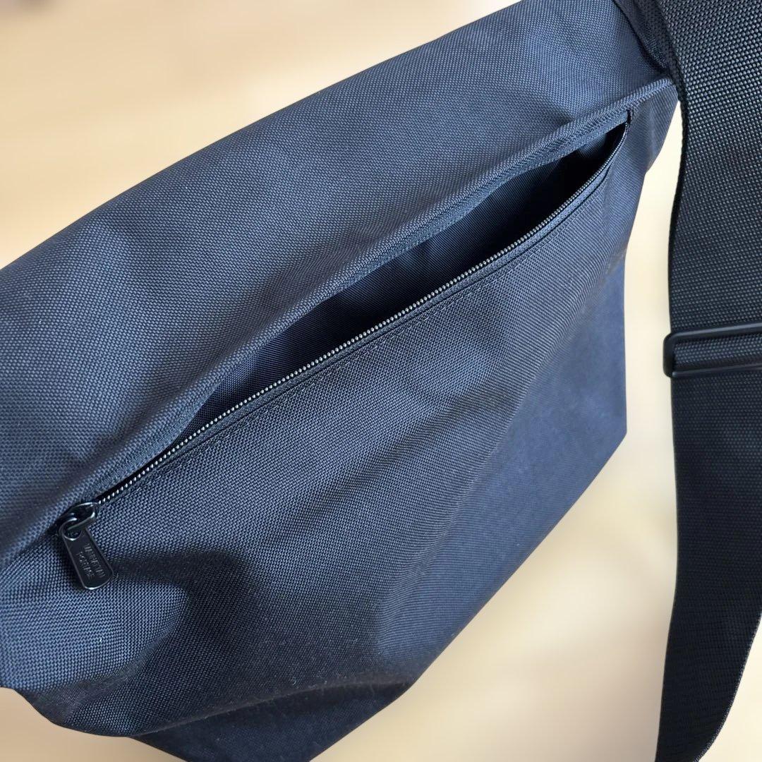 Manhattan Portage ブラック メッセンジャーバッグ