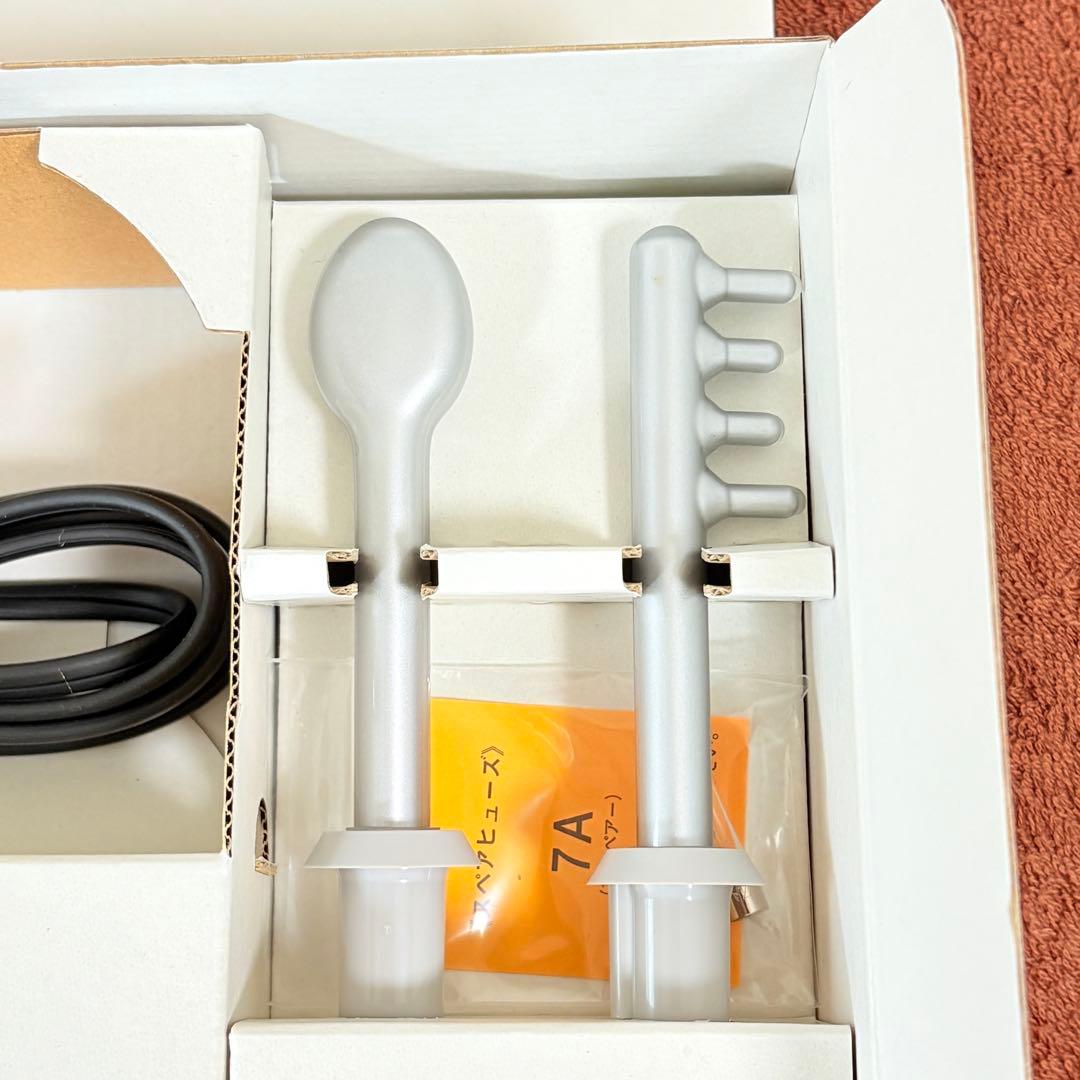 サキナ 美顔器 ビジュー 新品未使用 ウォッシングフォーム クレマサ付き